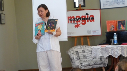 Zofia Stanecka prezentuje swoje książki