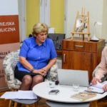 Aleksandra Mączka i prowadząca spotkanie Barbara Banach