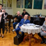 Autorkę i zgromadzonych gości powitała dyrektor Biblioteki Dorota Rzepka