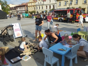 święto ulicy Wolnica stoisko Biblioteki, gry zabawy dla dzieci