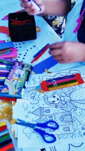 Piknik integracja na osiedlu Niepodległości, zabawy i zajęcia dzieci