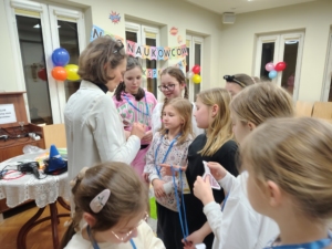 Noc w bibliotece dla dzieci, noc naukowców