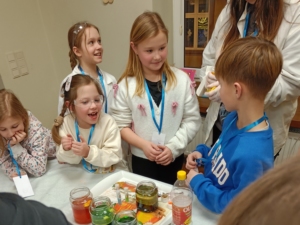 Noc w bibliotece dla dzieci, noc naukowców